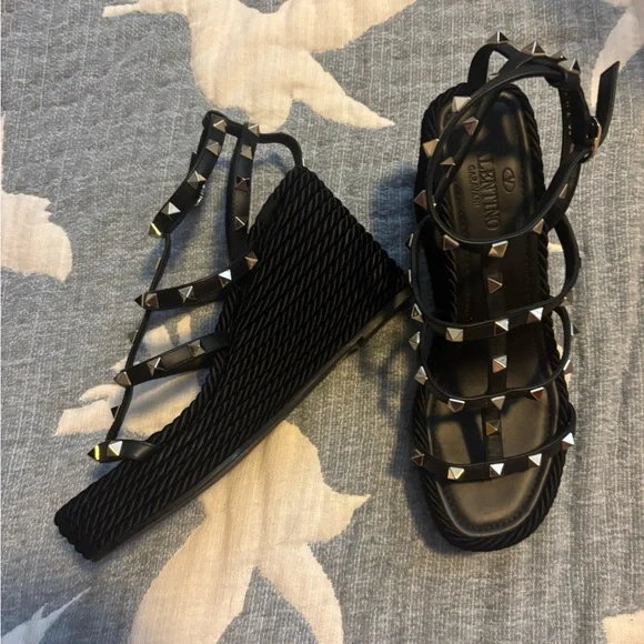 Valentino Garavani ROCKSTUD ANKLE STRAP WEDGE SANDALS 38 - Picture 6 of 12